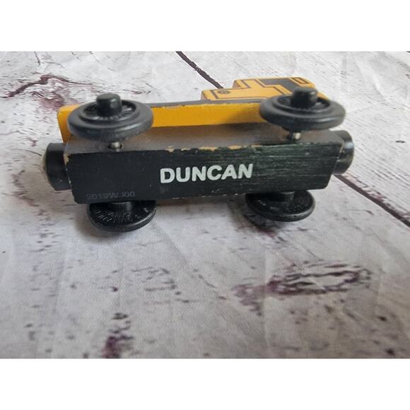 Thomas & Friends Wooden Railway Duncan Train Tank Engine Yellow #6 - Picture 6 of 7